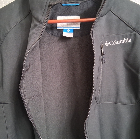Columbia  Women's Black Jacket   Size L - Picture 8 of 11